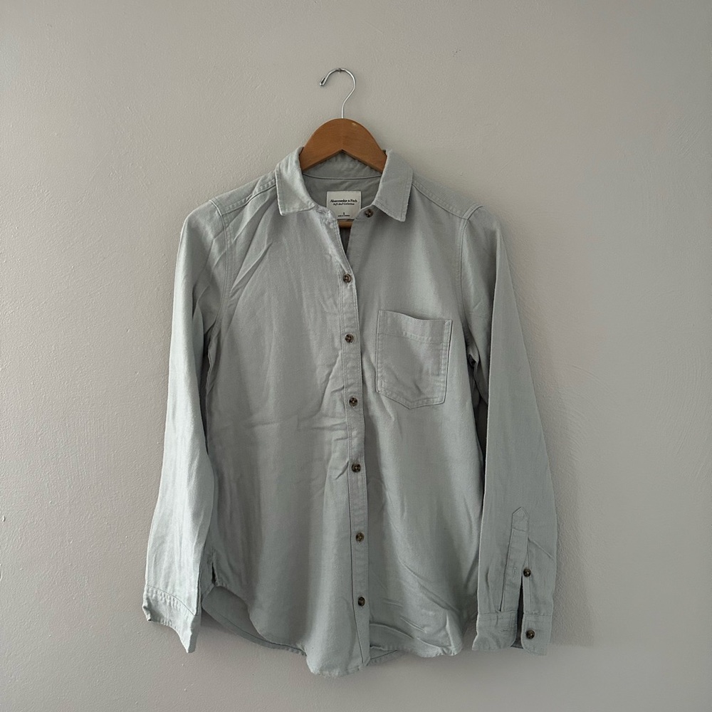Abercrombie & Fitch light weight flannel